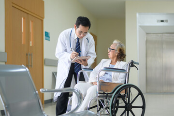 Fototapeta premium Asian Doctors are working in hospital , medical health care concept.