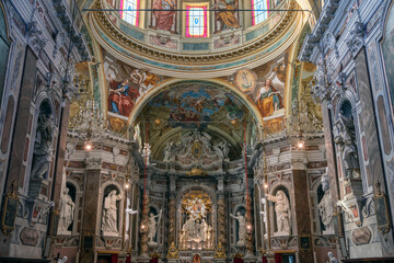 Fototapeta na wymiar Interno Santuario Madonna della csta