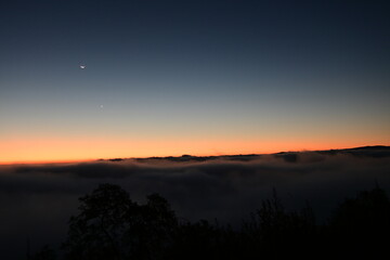 Obraz premium sunset over the mountains