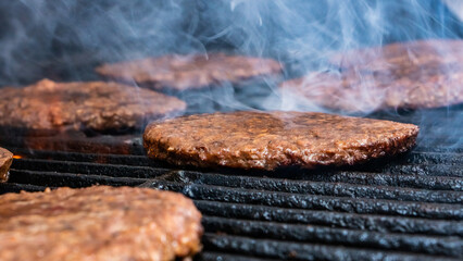 Carne de Hamburguesa en la parrilla
