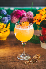 Cocktail de verano y platos