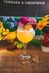 Cocktail de verano y platos