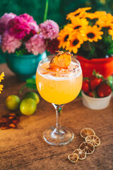 Cocktail de verano y platos