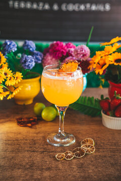 Cocktail de verano y platos