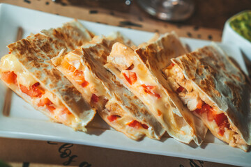 Cocktail de verano y platos