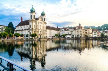 Fototapeta na wymiar view of the town of the Lucerne Switzerland on the lake
