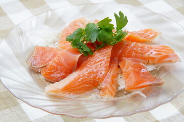 サーモンカルパチョ