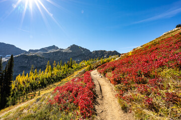 Fototapeta premium Fall hiking in the mountains