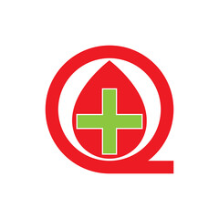 Obraz premium Q letter with Blood drop and Plus logo design vector
