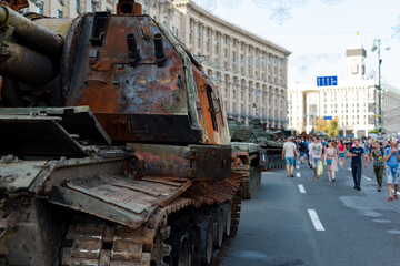 Fototapeta premium independence Day of Ukraine. burnt tanks of Russia on the street of Kyiv, Khreschatyk. Ukraine 23.08.2022
