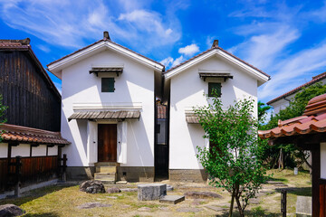 伝統的な町屋様式で復元された防災センターくら用心（鳥取県倉吉市）