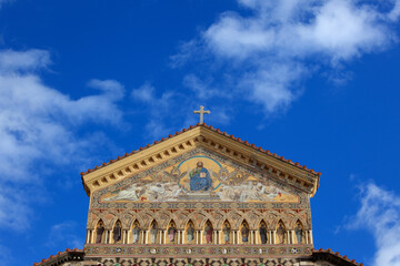 Obraz premium The facade of Amalfi Cathedral in Piazza Duomo, Amalfi, Italy