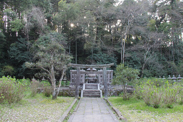 cemetery at a shinto shrine (gessho-ji) in matsue (japan)