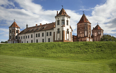 Fototapeta na wymiar View of castle in Mir. Belarus