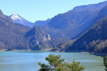 Obraz premium Green Canyon lake in Turkey. Mountain river. Mountain view on a sunny day