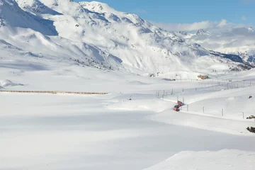 Papier Peint photo Viaduc de Landwasser Red Express en hiver, Poschiavo Suisse