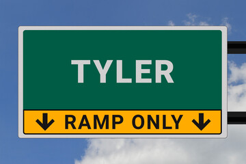 Tyler logo. Tyler lettering on a road sign. Signpost at entrance to Tyler, USA. Green pointer in American style. Road sign in the United States of America. Sky in background