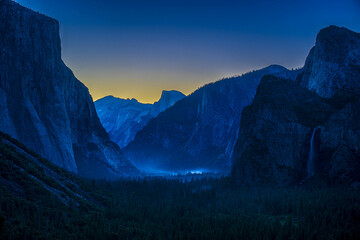 Sunrise over Yosemite Valley in Yosemite National Park, California