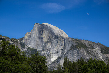 Fototapeta premium Half Dome in Yosemite National Park, California