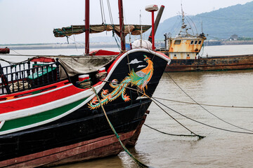 Obraz premium Fishing boats in Chinese fishing ports.