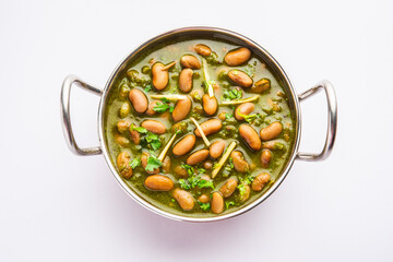 Palak rajma Masala is an Indian curry prepared with red kidney beans & spinach cooked with spices