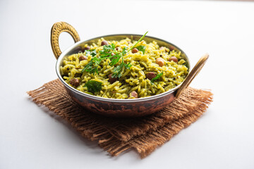Palak khichdi is a one pot nutritious meal of mung lentils and rice with spinach, Indian food