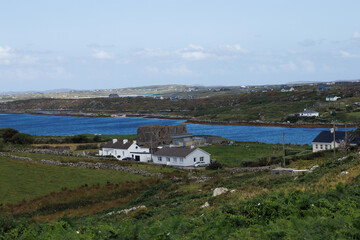 Fototapeta premium irish cottage on the river