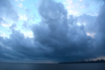 Obraz premium clouds over the sea