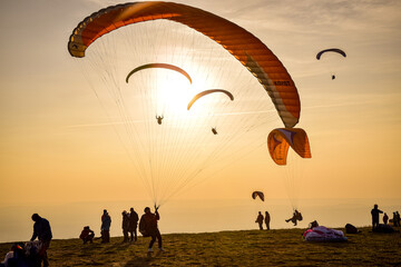 parapente en La Muela al atardecer con DParapente © Daniel