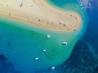 Foto op Plexiglas Gouden Hoorn strand, Brac, Kroatië Mooie luchtfoto van het Zlatni Rat Golden Horn-strand in Kroatië. Perfect voor een achtergrond.