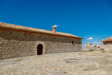 Fototapeta na wymiar Arquitectura Exterior de la Ermita de San Roque en Moscardón , Teruel