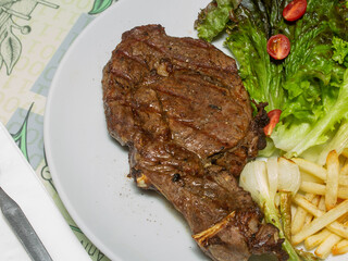 steak with vegetables
