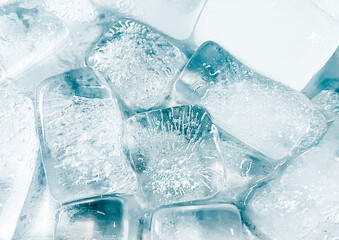 The ice cube shape has been adjusted to add color,It will help refresh and make you feel good. Ice...