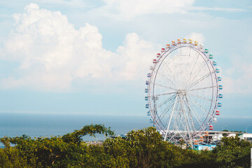 夏の空と観覧車