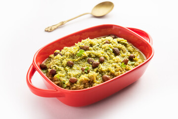 Palak khichdi is a one pot nutritious meal of mung lentils and rice with spinach, Indian food