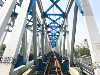 The railway bridge that crosses the Bengawan Solo river