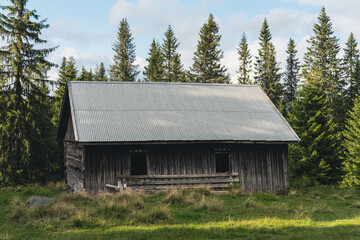 Old building from the former Øvre Hongseter summer farm up in the Totenåsen Hills, Norway.