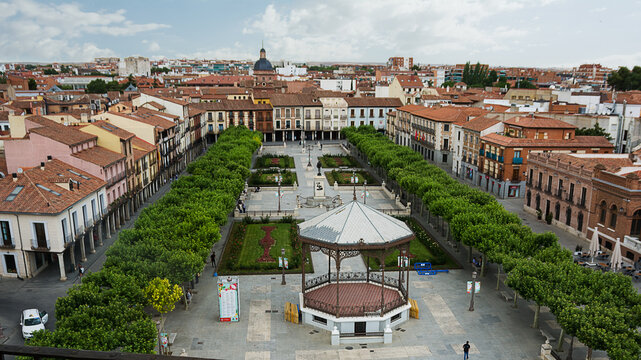Cervantes Square seen from the top of the Santa Maria Tower in Alcal&aacute; de Henares