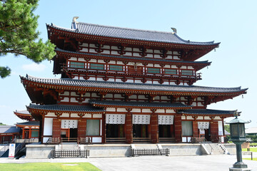 奈良市の世界文化遺産薬師寺の壮麗な金堂