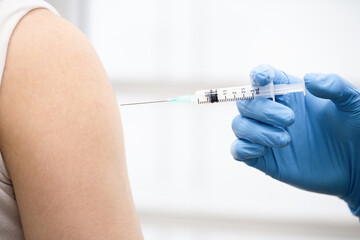 A man get covid 19 vaccine at hospital