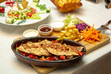 White ground fajita stock photo
Beef, Bell Pepper, Chili Pepper, Cooking Pan, Dinner