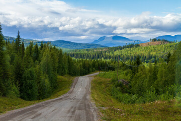 Landschaft und Schotterpiste in Schweden © Heiko Köhrer-Wagner