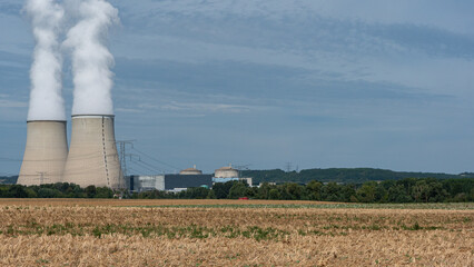 Fototapeta na wymiar Centrale nucléaire de Nogent-sur-Seine