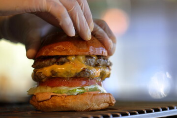 ダブルチーズバーガー（グルメバーガー）