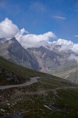 Fototapeta premium landscape with clouds in Manali India