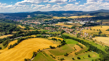 Spätsommerliche Getreideernte bei Schmalkalden - Thüringen - Deutschland