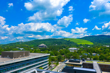 若草山と奈良県の街並み