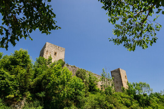 castillo de Puivert, siglo XIV, castillo cátaro ubicado en el pueblo de Puivert, en el departamento del Aude, Languedoc-Roussillon, pirineos orientales,Francia, europa