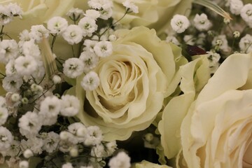 white roses bouquet