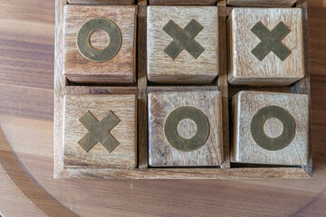 Tic Tac Toe board game wood block cubes to play